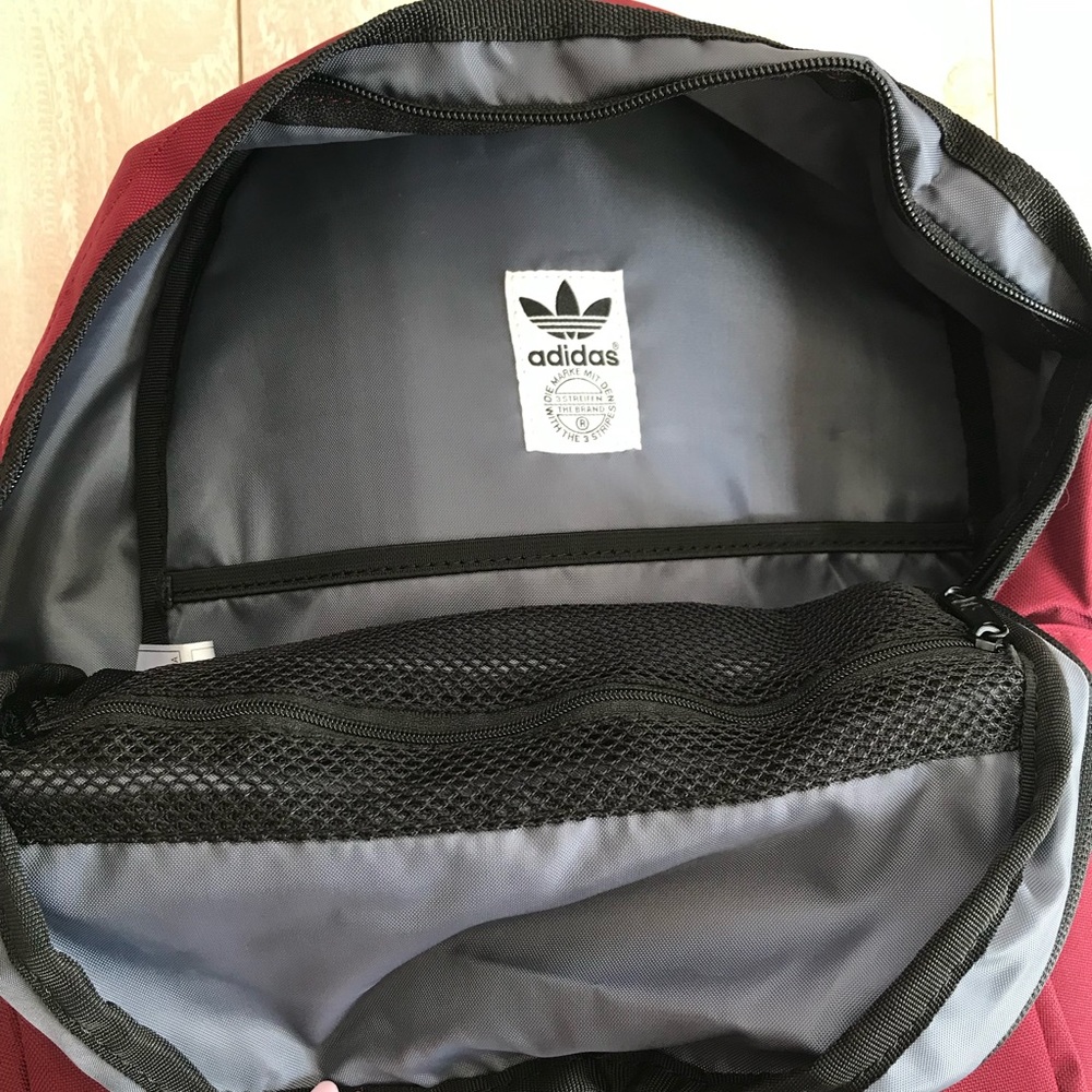 NWT Adidas Trefoil Pocket Backpack - Picture 4 of 5